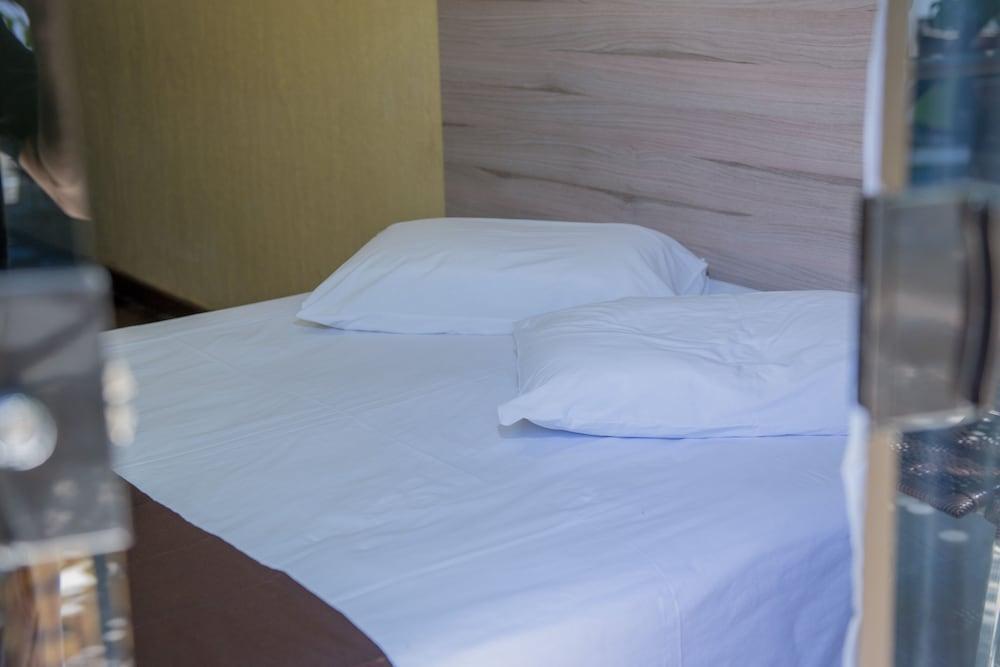 Villa Iguacu Palace Hotel フォス・ド・イグアス エクステリア 写真